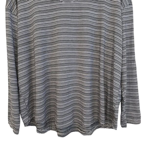 Athleta Cloudlight Stratus Striped Black and White Women’s Top Size 1X - Picture 6 of 7